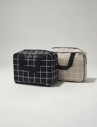 کیف آرایشی ساده چهارخانه